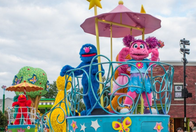 Sesame-Street-Party-Parade-1